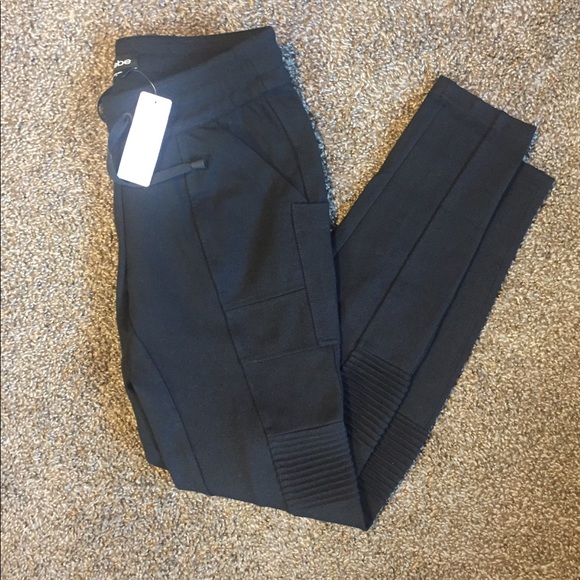 bebe Pants - NWT Bebe skinny pants